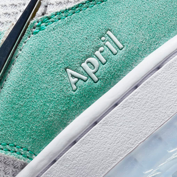 Nike SB Dunk Low x April