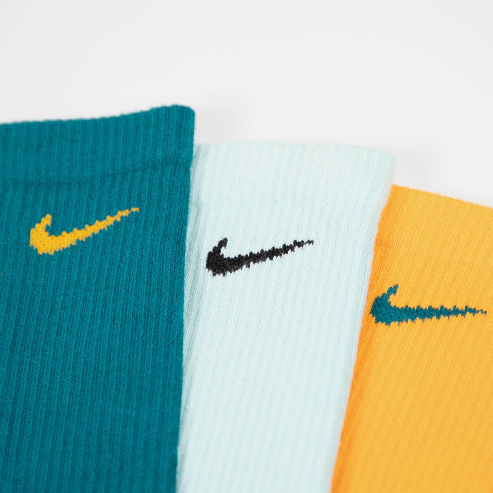 Nike SB - Everyday Plus Cushioned Socks (3 Pack) - Gold / Seafoam / Teal
