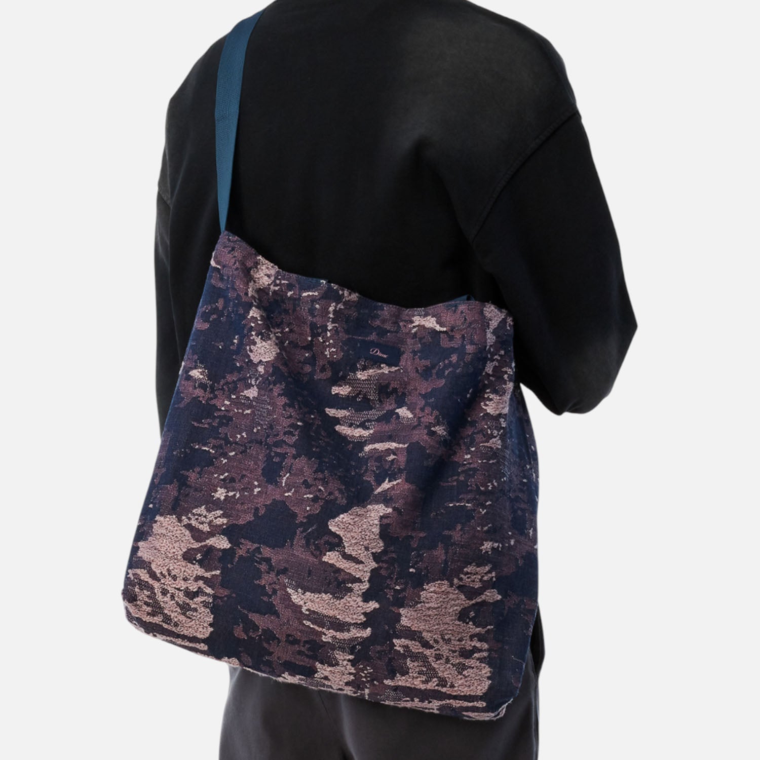 Dime MTL - Distressed Messenger Bag - Pink Camo