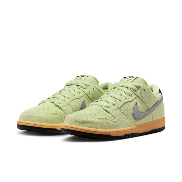 Nike SB - 'Verdugo Mountain' Dunk Low Pro Shoes - Light Liquid Lime / Wolf Grey - Black