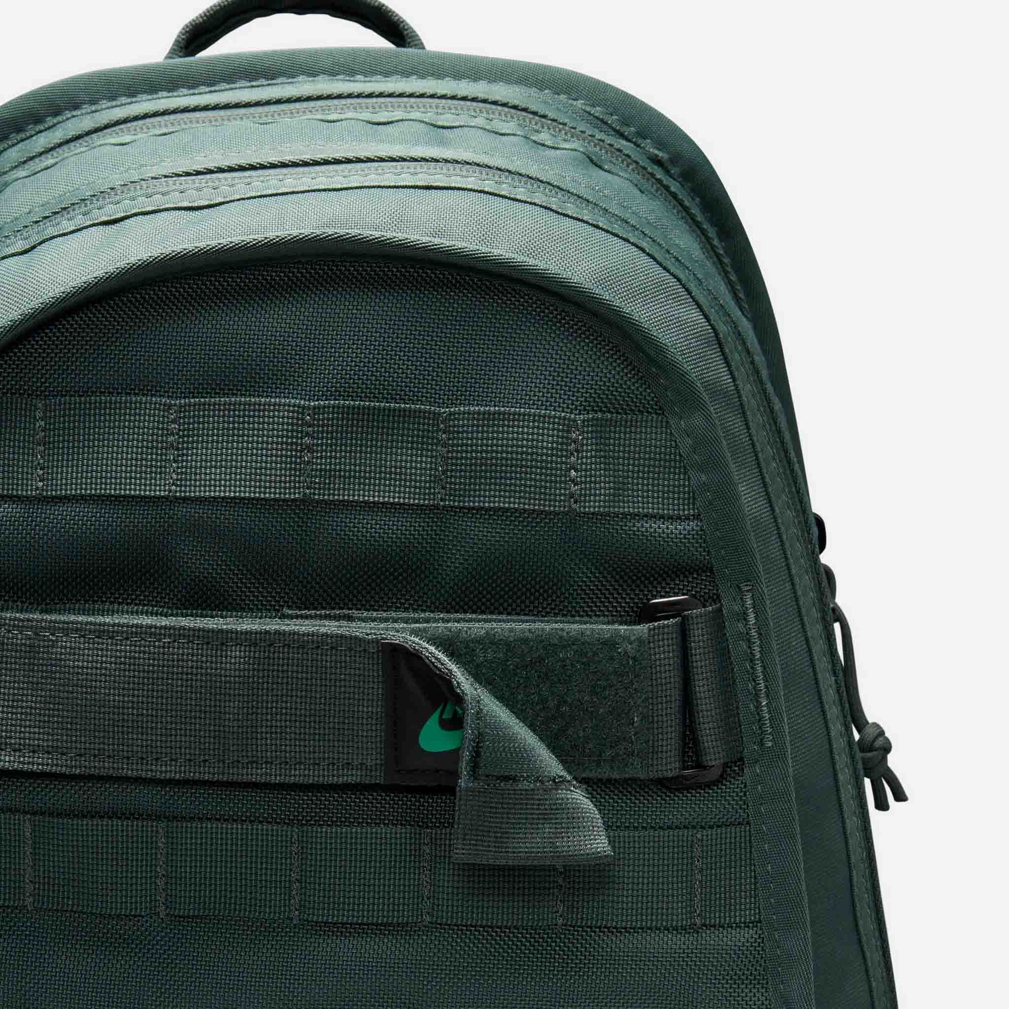 Nike sb hot sale backpack green