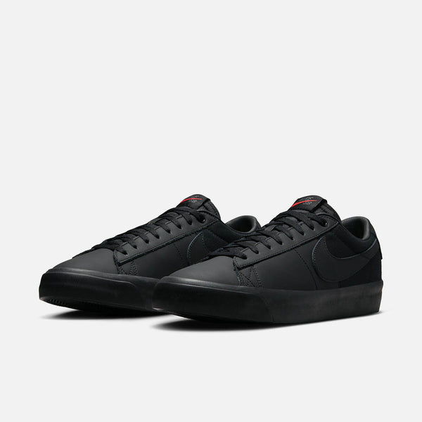 Nike SB - 'Orange Label' GT Blazer Low Shoes - Black / Black