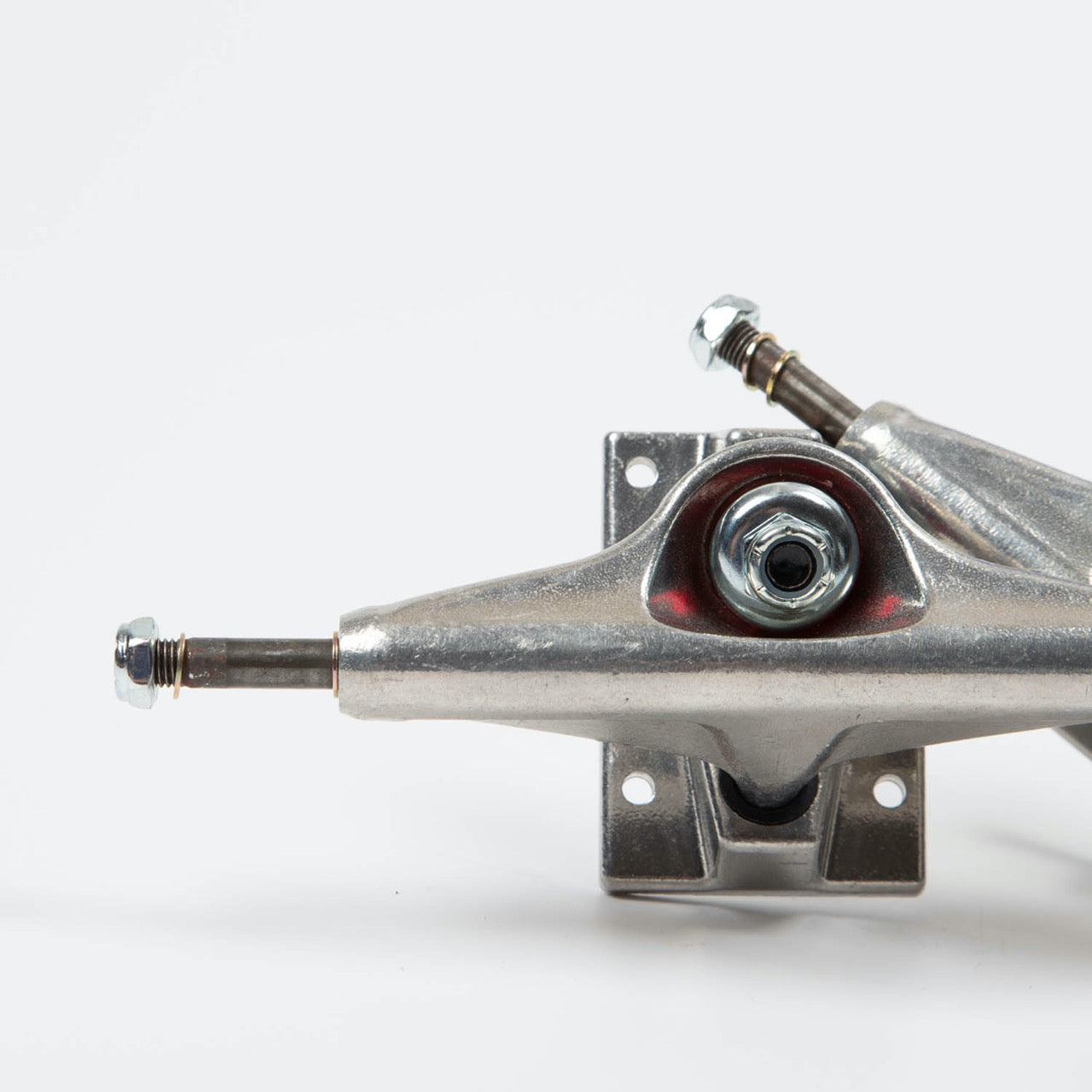 Venture Trucks - (PAIR) 5.2 Low Hollow Skateboard Trucks - Polished