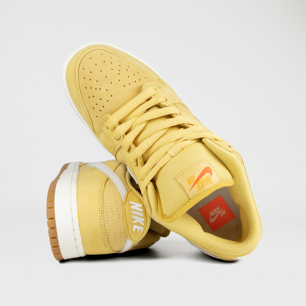 Nike SB Saturn Gold Dunk Low Pro Shoes