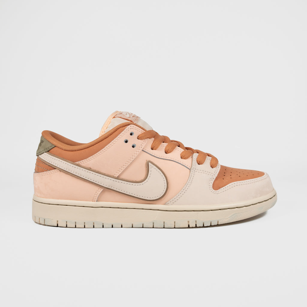 Nike Dunk Low PRM UK 8 Nike SB - Dunk Low \u0027Trocadero\u0027 Pro Premium Shoes - Amber Brown ⁄ Guava Ice  ⁄ Crimson Tint ⁄ Hemp UK 8