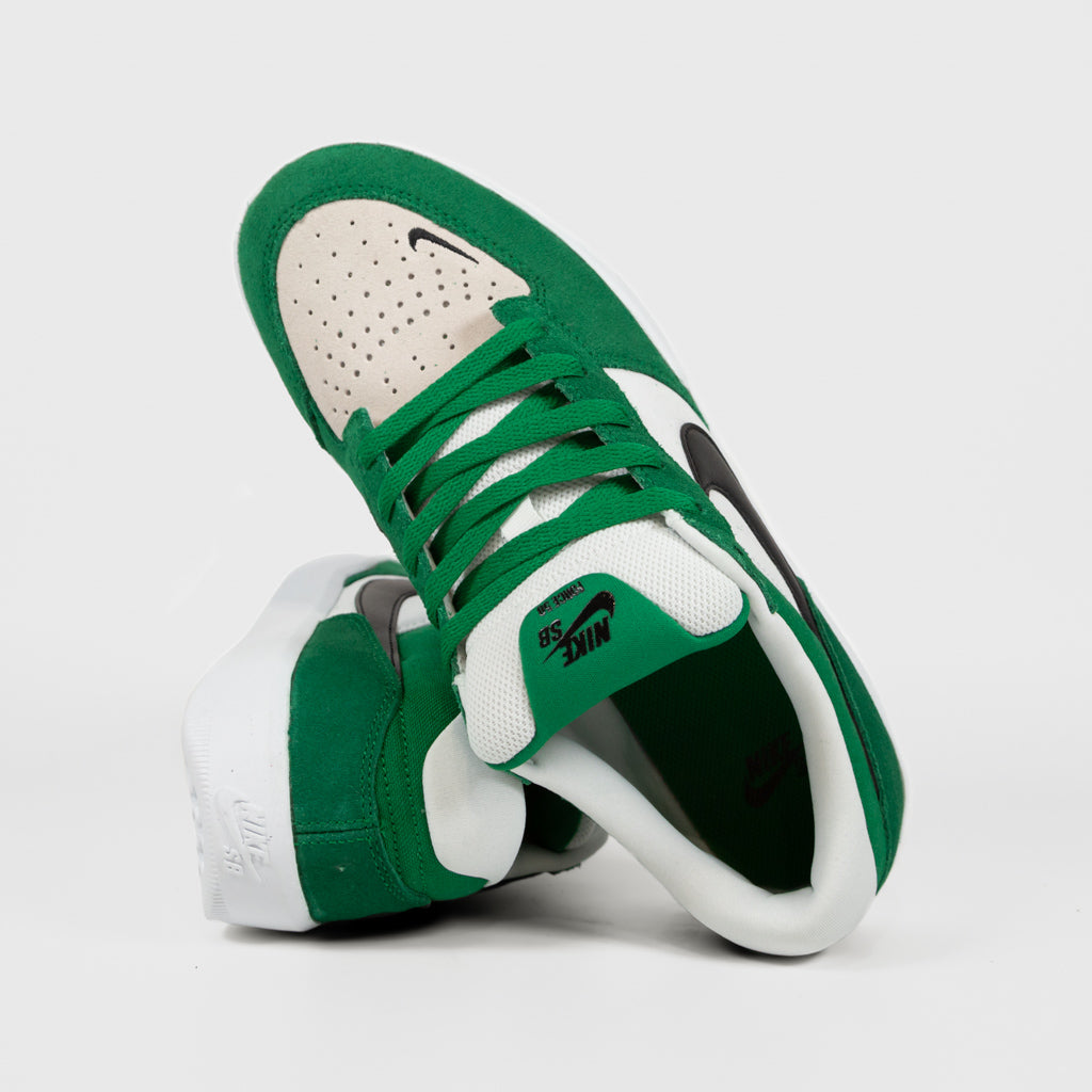 Pine green nike clearance shoes