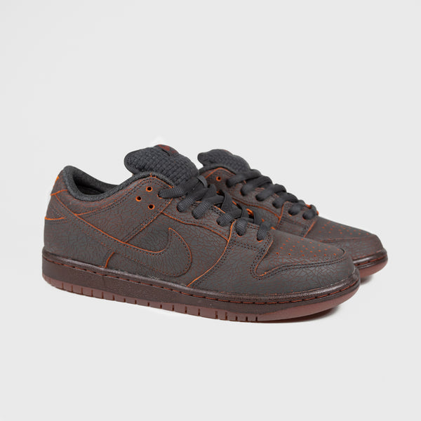 Nike SB - Krampus Dunk Low Pro Shoes - Dark Smoke Grey / Campfire Orange - Black