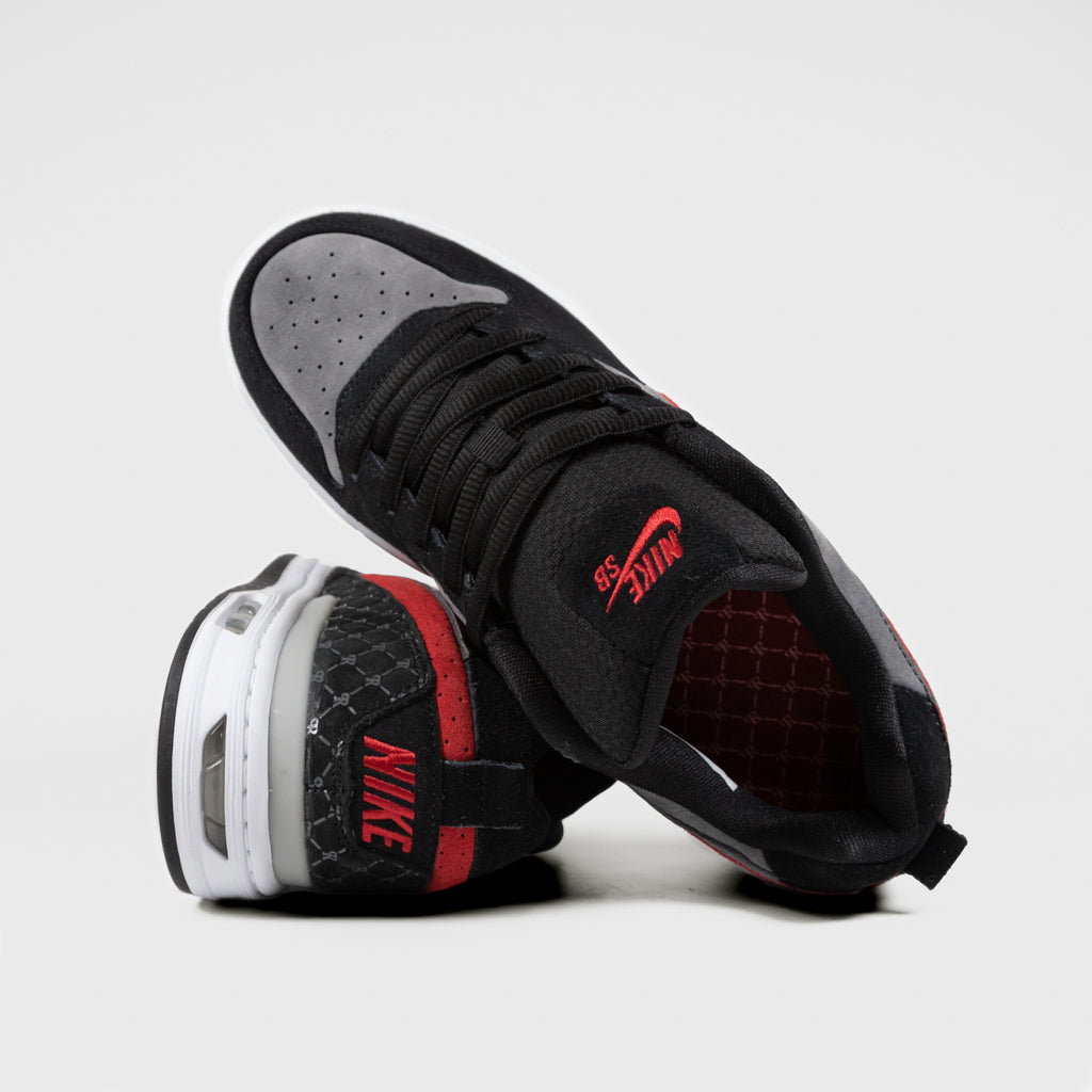 nike sb p rod trainers in black with mini swoosh