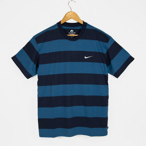 nike t shirt stripes