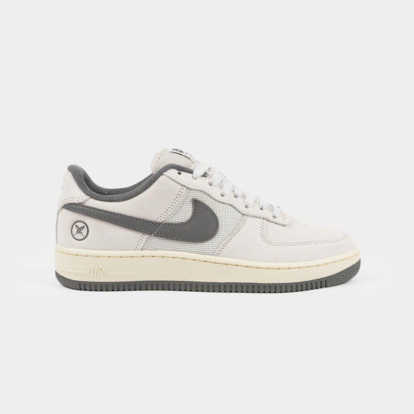 Nike SB - Yuto Horigome Air Force 1 Low Shoes - White / Iron Grey - White - Coconut Milk