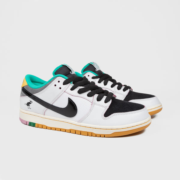 Nike SB - 'CSEF' Dunk Low Pro Shoes - Summit White / Black - White - Iron Grey