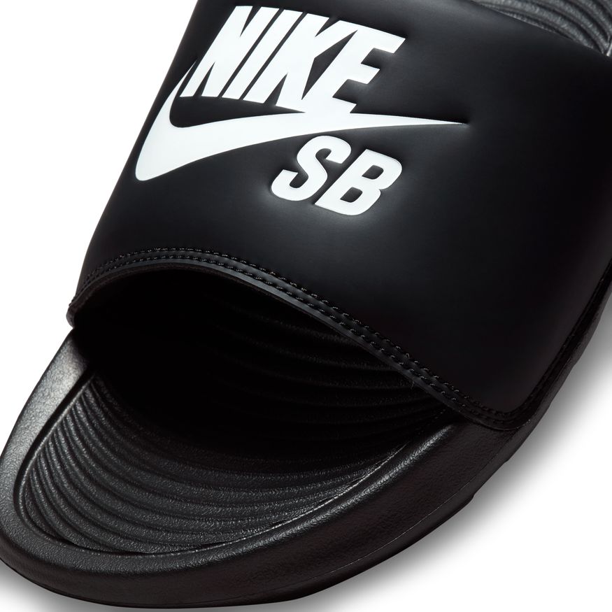Nike SB - Victori One Sliders - Black / White