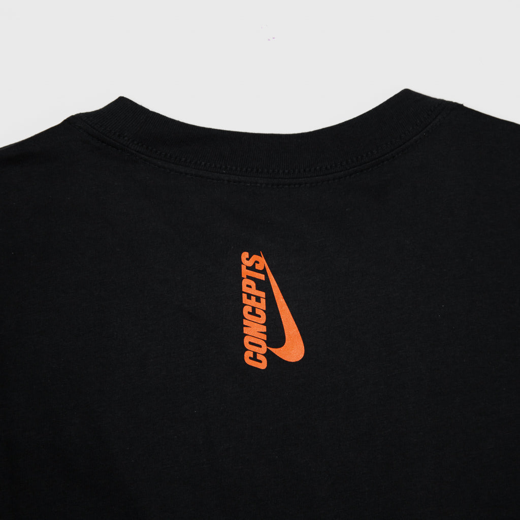 Black orange outlet nike shirt