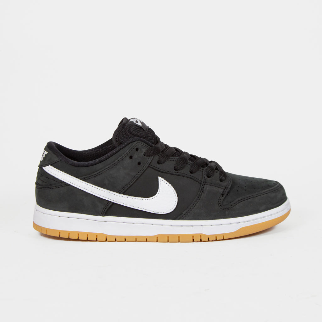 Nike dunks sb black hotsell and white